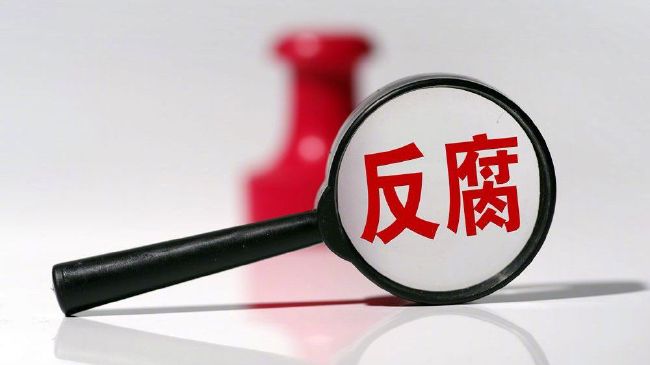 黄志忠、小爱、李现继《建军大业》后再次和刘伟强导演合作，分别饰演西南空管局相关单位的带班主任、气象预报员和管制员，与川航3U8633航班有着直接的关联，他们的一言一行也可能会影响到飞机的命运